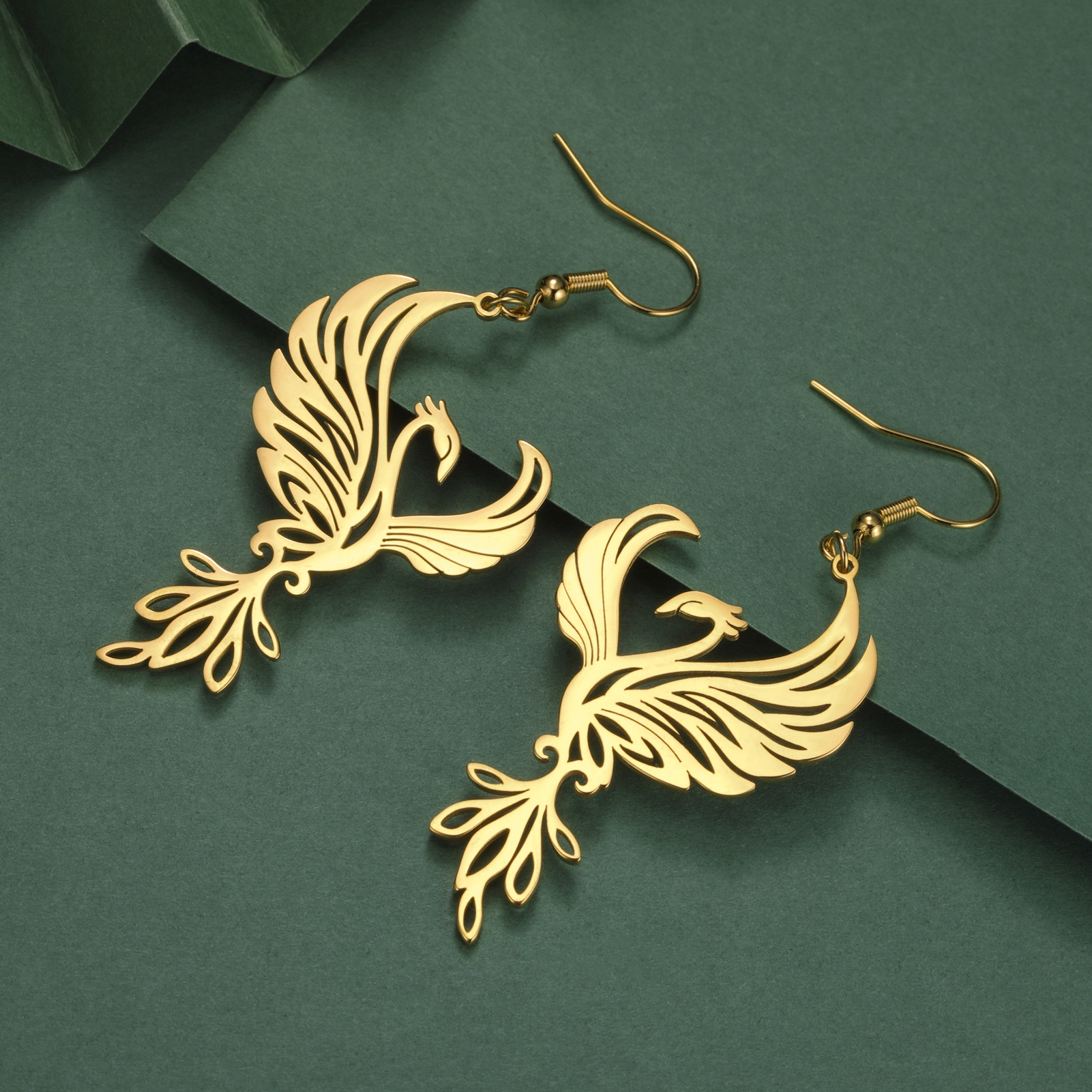 Women's Phoenix Pendant Earrings Girls Stainless Steel Hip Hop Retro Animal Pendant Earrings Jewelry Wedding Gift