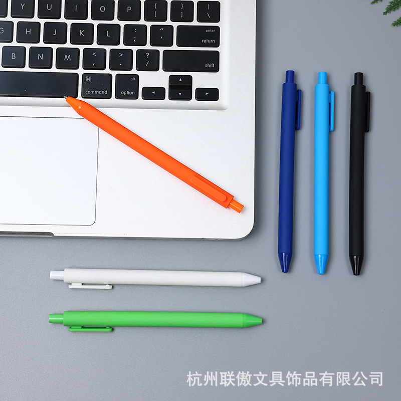 Simple color sólido bolígrafo color caramelo impresión creativa logotipo publicidad pluma prensa gel pluma de agua en stock al por mayor