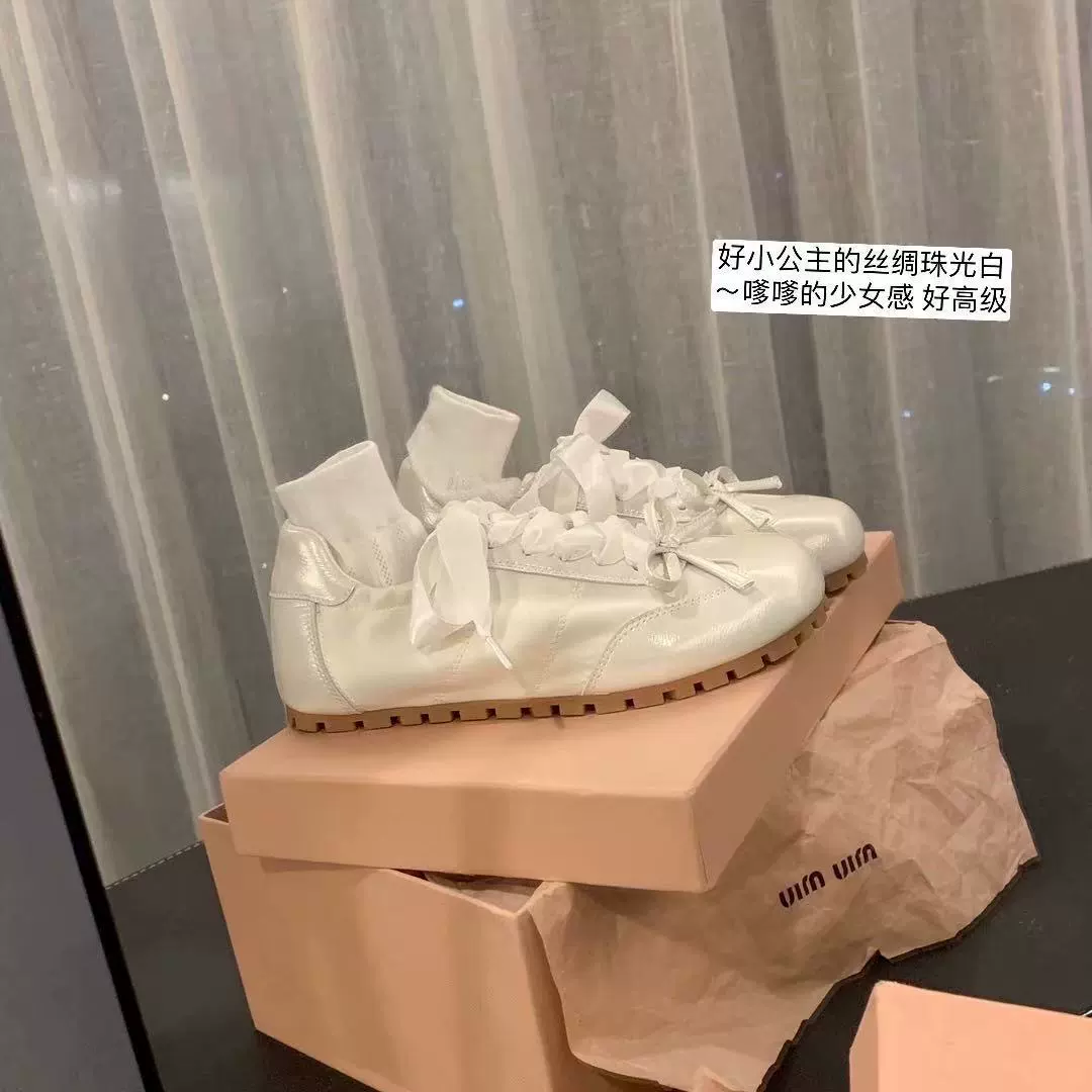 Атласный бант с плоским дном балет этические туфли 2025 лето новый ретро с плоским дном круглая голова повседневная обувь для женщин