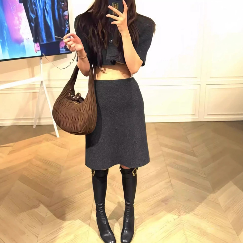 Chiyou "Miu Series Mid-Skirt" Gray Woolen Woolen Skirt with Slit in the Back, Autumn and Winter Intellectual Fashionable Skirt for Women