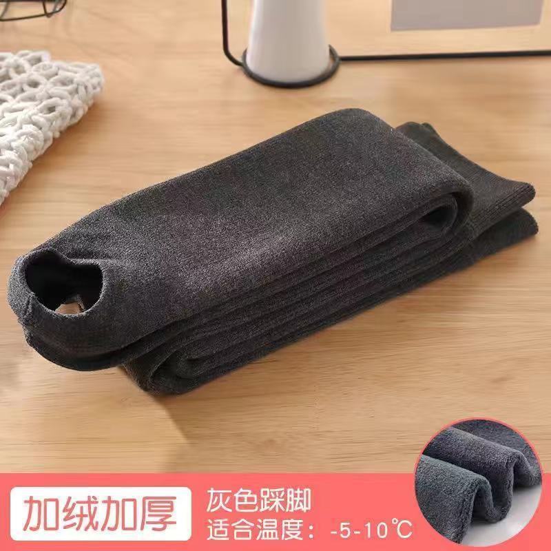 女の子の一体の毛の底のズボンとベルベットの厚い秋冬の大きい子供の縦の条のズボンの靴下の赤ちゃんの厚い毛の外は洋風を着ます。