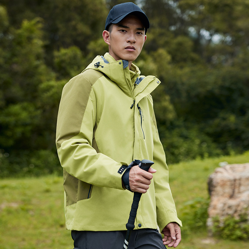 3 - en - 1 moda de otoño y invierno para parejas a prueba de viento, impermeable y cálido, traje de asalto desmontable al aire libre para escalar montañas