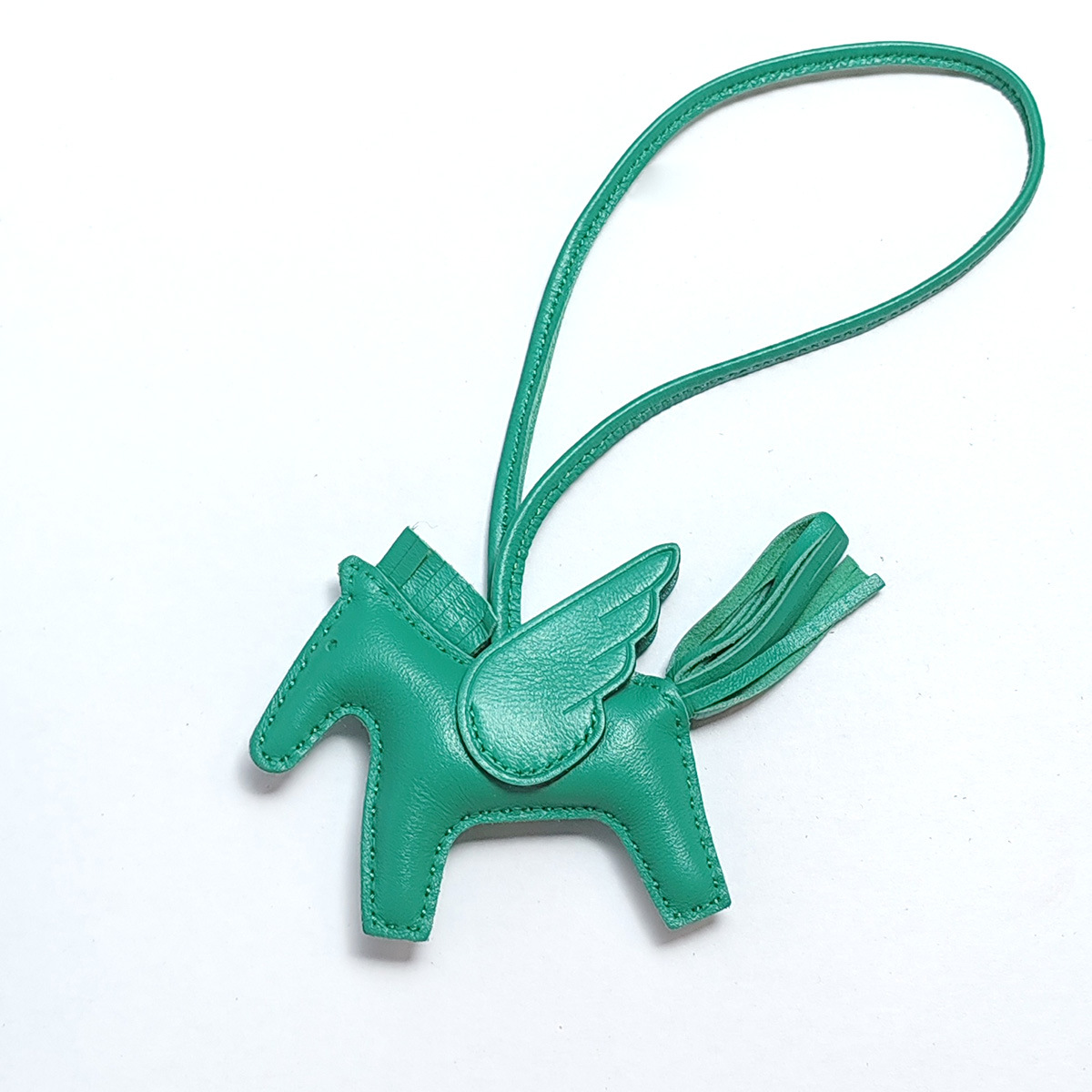 Cute Angel Little Pegasus Colgante Pit Edition H Home Colgante de bolso de caballo cosido a mano Colgante de cuero de oveja Llavero Colgante