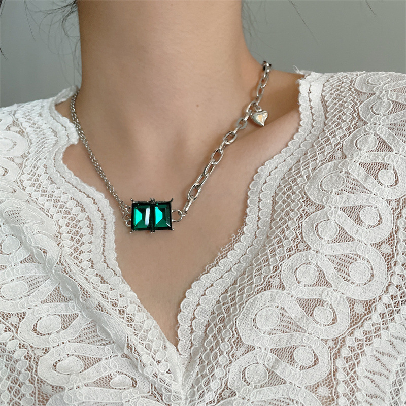 Mode Smaragd Herzform Legierung Halskette Großhandel display picture 1