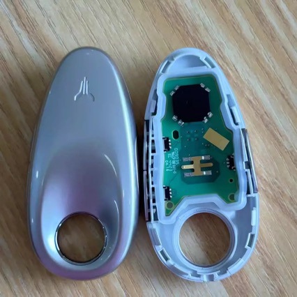 Suitable for Lantu Free Key 2024 Model Phev Chasing Light Free Model High-End Car 47 Chip Original Factory Key