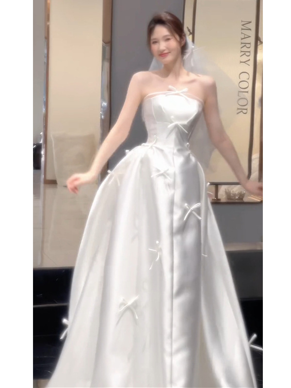 法式订婚礼服裙2025新款晨袍新娘小众高级感抹胸缎面轻婚纱出门纱|undefined