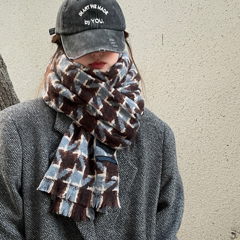 Temperamento Sciarpa scozzese Thousand Bird Inverno Ragazze 2023 Nuova versione coreana avanzata Scialle Collana Coppia Stile maschile_voghion.com