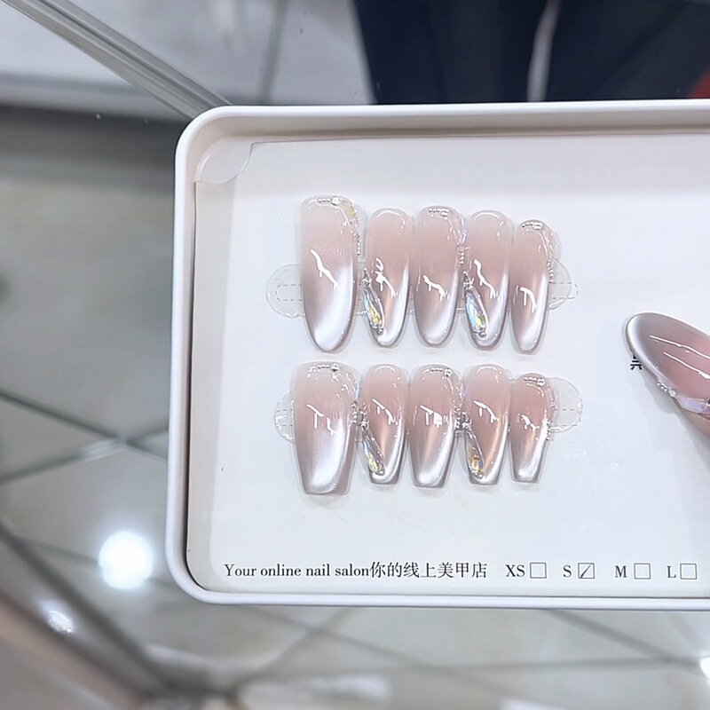 Naizi Handmade Armor Minimalist White Moonlight Stereo Zircon Metric Cat's Eye Pure Desire Temperament Nail Art Patch