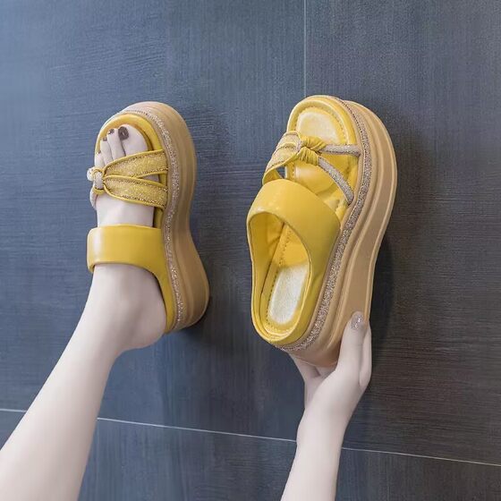 Thick-Soled Platform Sandals for Women 2025 Summer New Popular Outer Wear Fashionable and Versatile Internet Celebrity Rhinestone Sandals