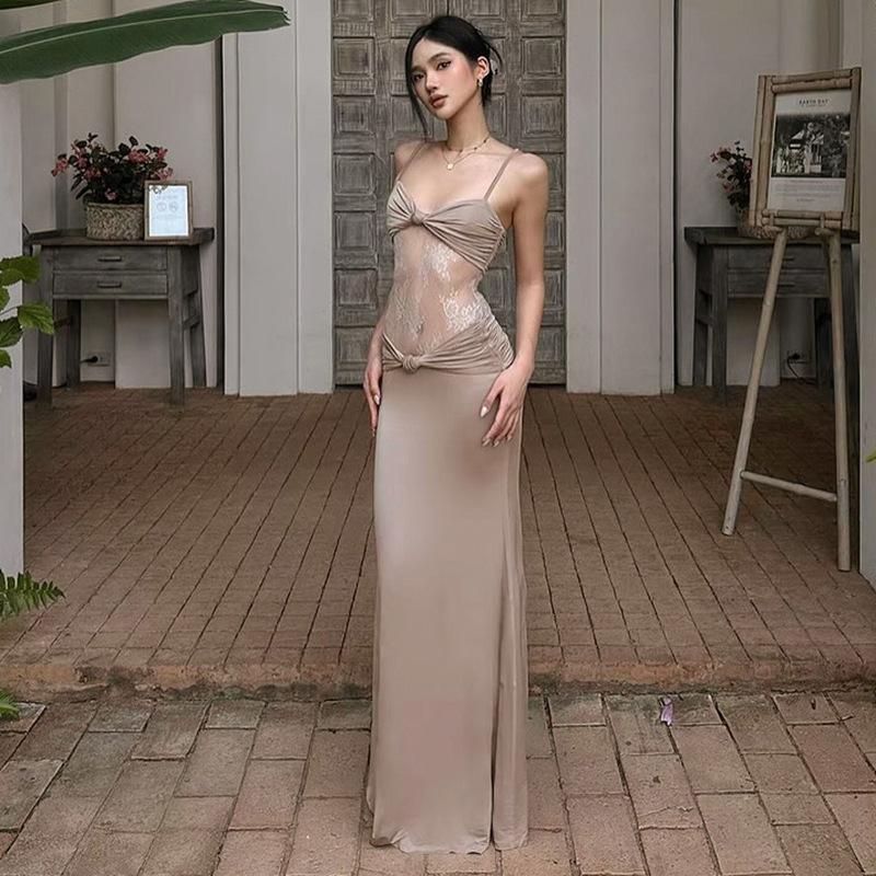 Sanhu Lianjiang Y25DS131 ヨーロッパとアメリカの女性のノースリーブバックレスプリーツツイストスリムレーススプライシングジャンプスーツ|undefined