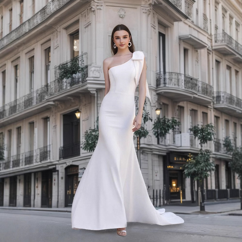 European and American Travel Photography Light Wedding Dress Classical Elegant Dignified Retro Dress Oblique Shoulder Fishtail Holiday Beach Wedding Dress Evening Dress European and American Travel Photography Light Wedding Dress Classical Elegant Dignified Retro Dress Oblique Shoulder Fishtail Holiday Beach Wedding Dress Evening Dress