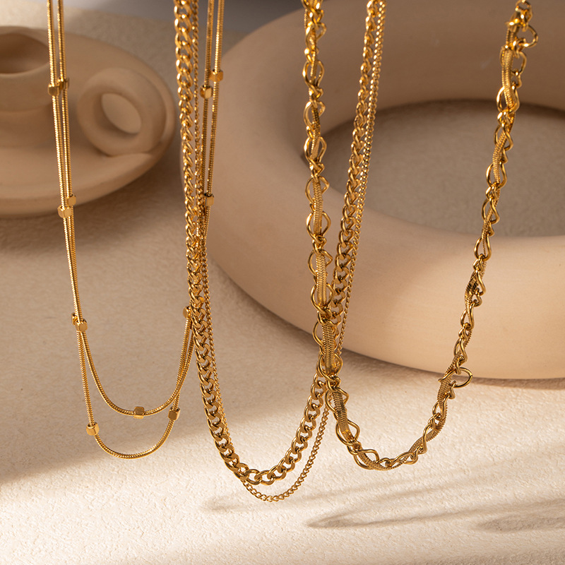 Joyería Al Por Mayor Elegante Color Sólido Acero Titanio Enchapado Collar Cadena De Clips Cadena De Cuerda Torcida display picture 2