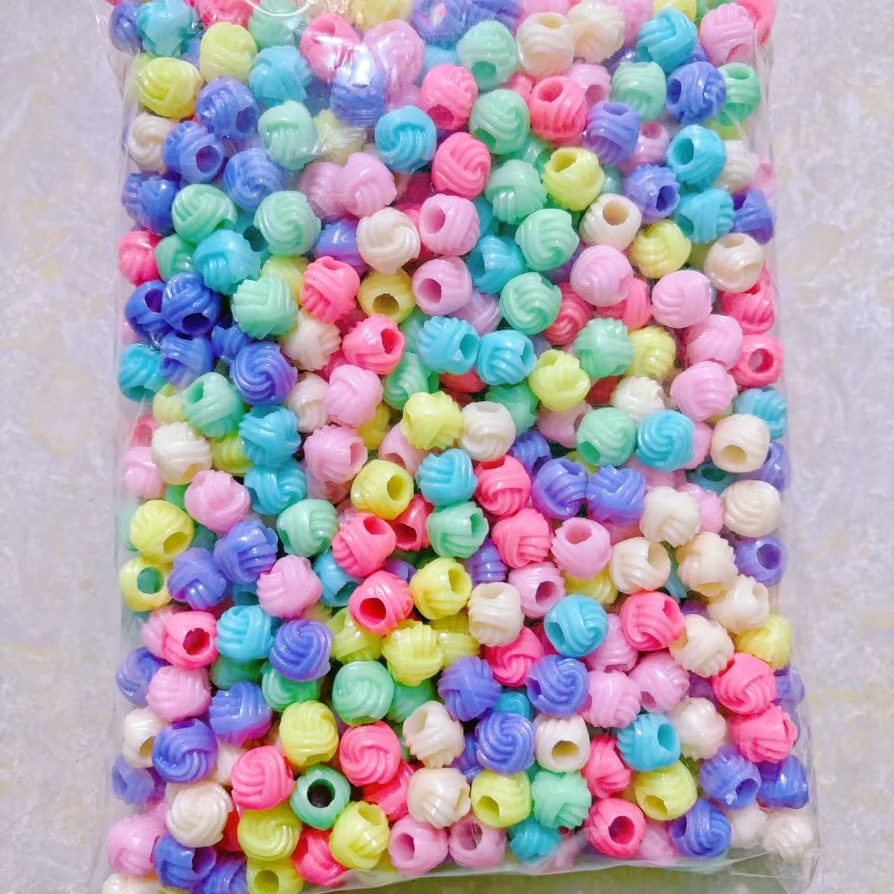 2025 Nuevas cuentas de cabello baratas en bolsa nuevas cuentas de plástico de color primavera diy gran agujero image 30