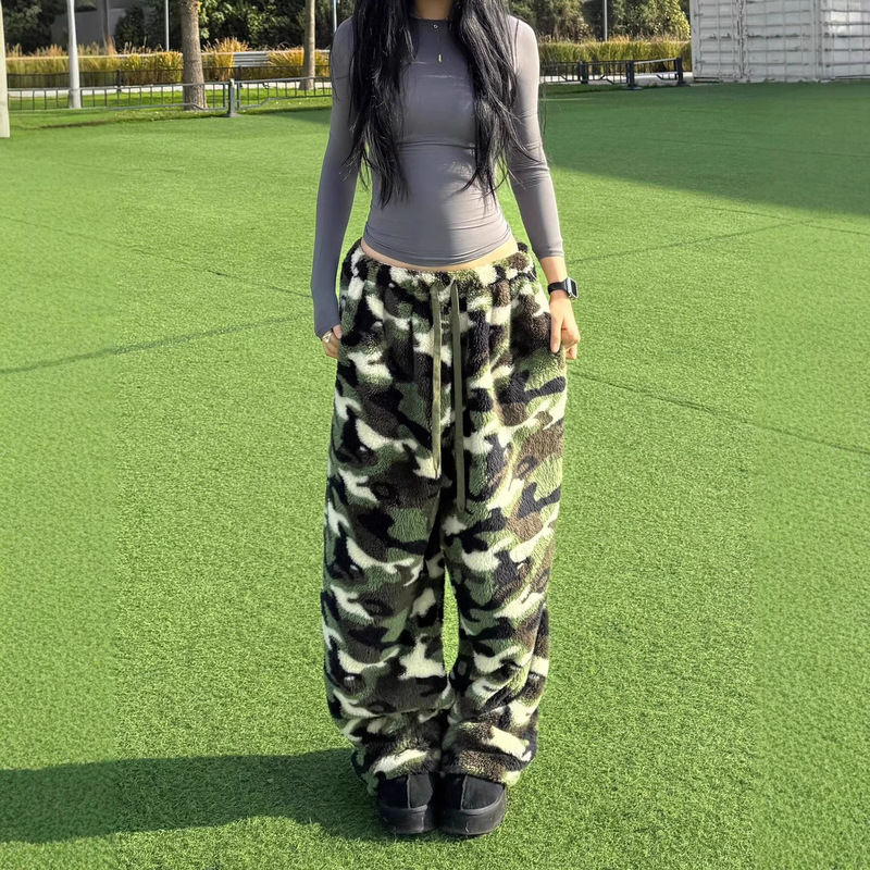 American High Street Camouflage Flannel Sweatpants for Women, Winter 2026 New Style, Warm, Loose, Casual, Outdoor and Home Wear Pants American High Street Camouflage Flannel Sweatpants for Women, Winter 2026 New Style, Warm, Loose, Casual, Outdoor and Home Wear Pants