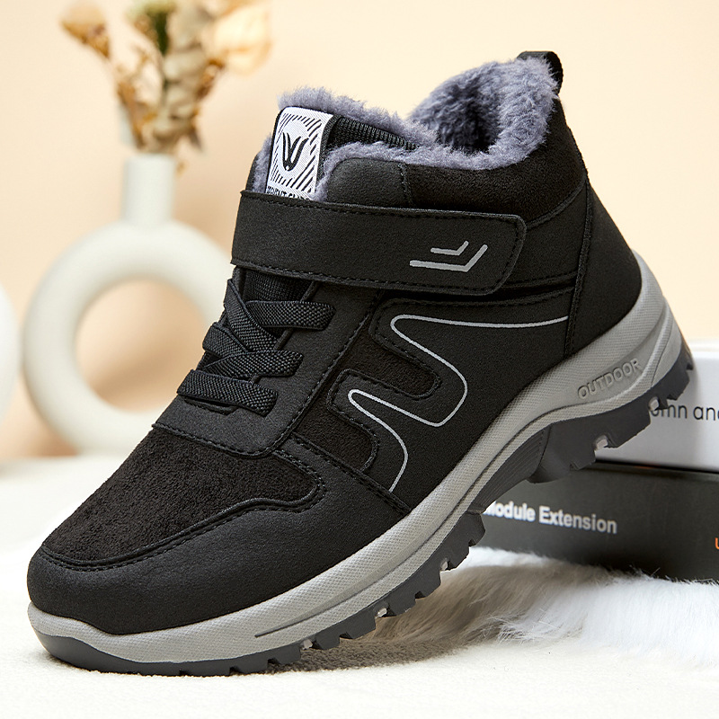 Zapatos de algodón para hombres 2024 zapatos de invierno para hombres más botas de nieve para parejas cálidas de terciopelo, convenientes botas de algodón con velcro, zapatos al por mayor