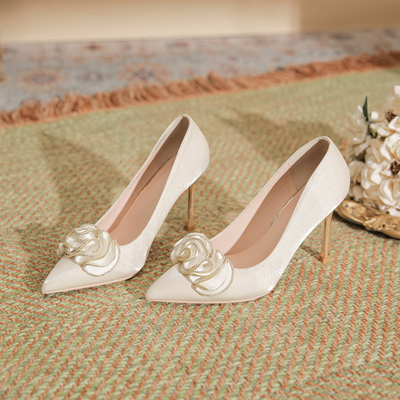 Xinzhilan New Pointed Stiletto with Gold Metal Buckle High Heels Women's All-match Commuting Large Size Plus Wide Feet