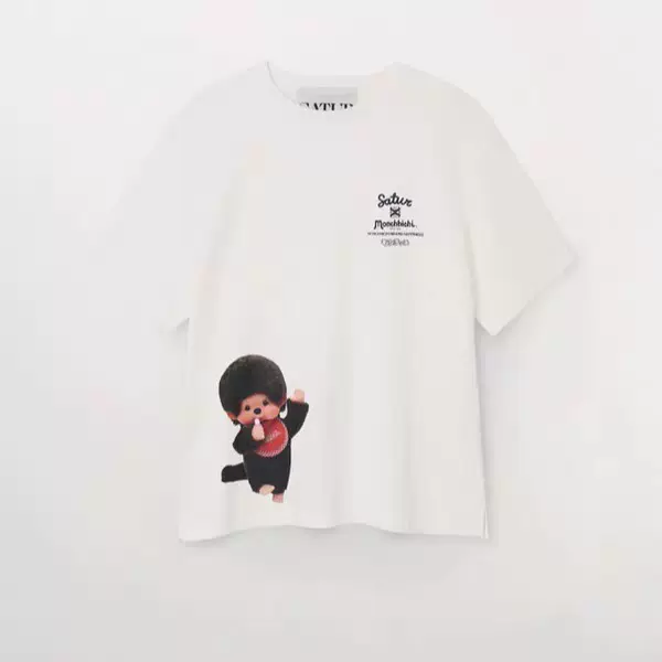 เสื้อยืดแขนสั้นคอรอบ คอลแลบ SATUR x Monchhichi สไตล์เกาหลี แฟชั่นต้นตำรับ แขนสั้น