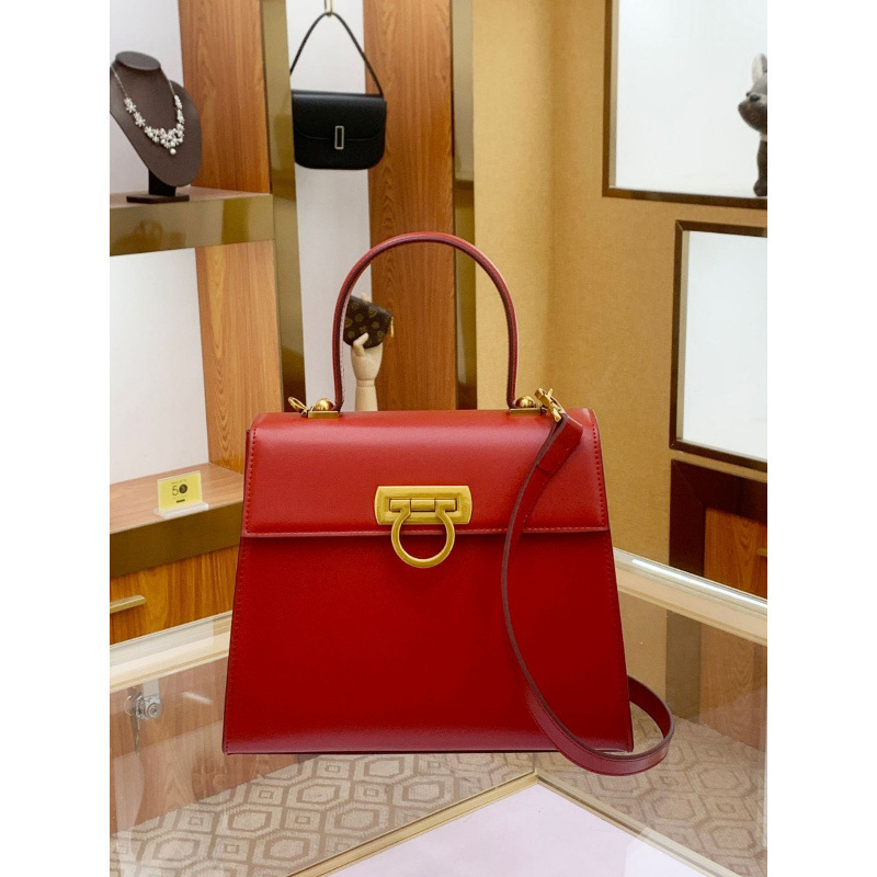 2026 New Niche High-End Kelly Tote Bag, Smooth Shoulder Bag with Lock Buckle, Commuter Crossbody Bag, Portable and Lightweight