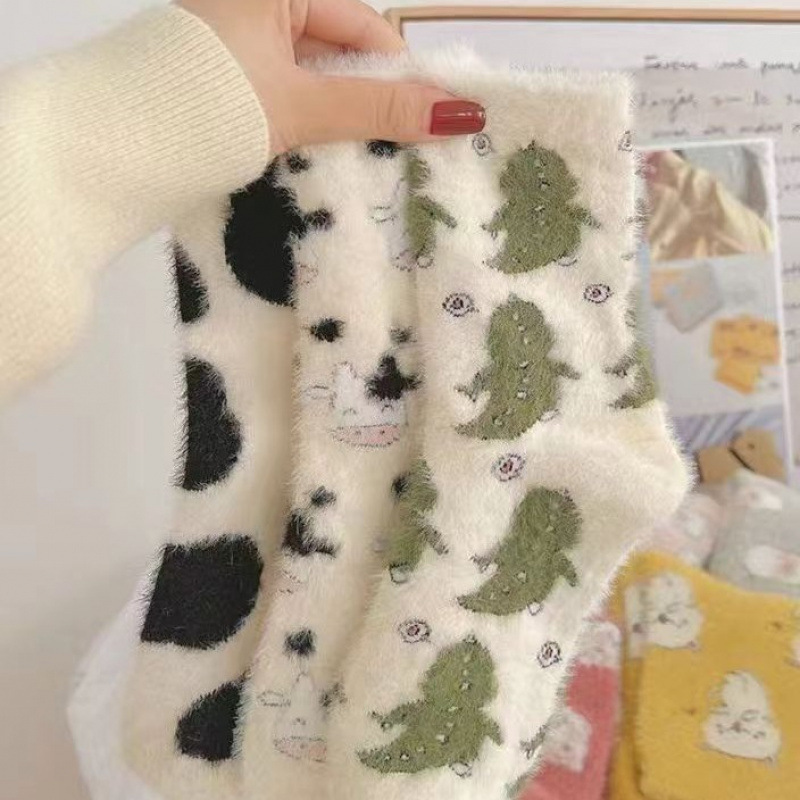 Zf Popular Autumn and Winter Fleece-Lined Mink Socks for Women, Warm and Thick, Spotted, Cute Home Floor Socks for Girls, Maternity Socks Zf Popular Autumn and Winter Fleece-Lined Mink Socks for Women, Warm and Thick, Spotted, Cute Home Floor Socks for Girls, Maternity Socks