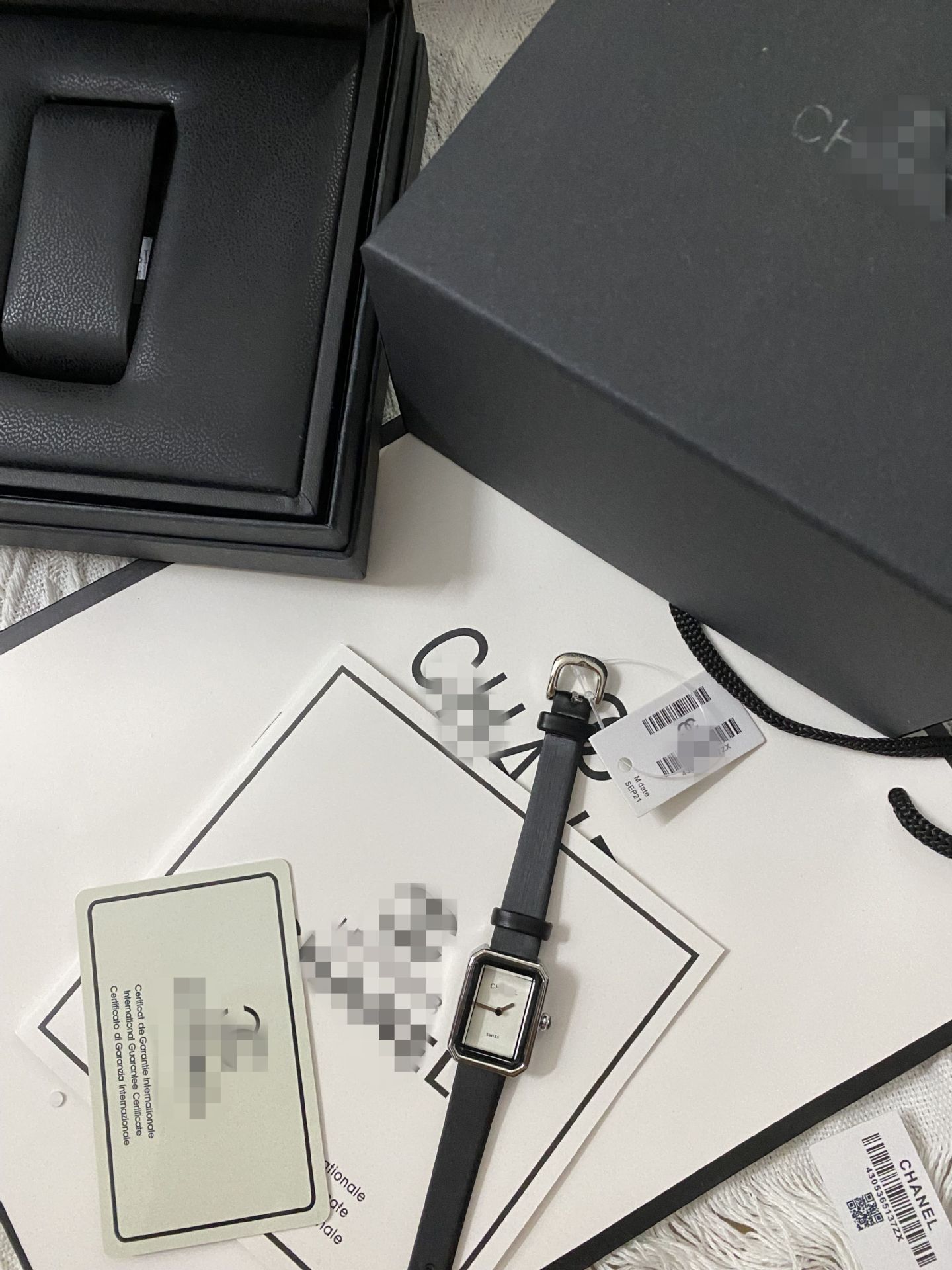 Silver (juan ribbon)