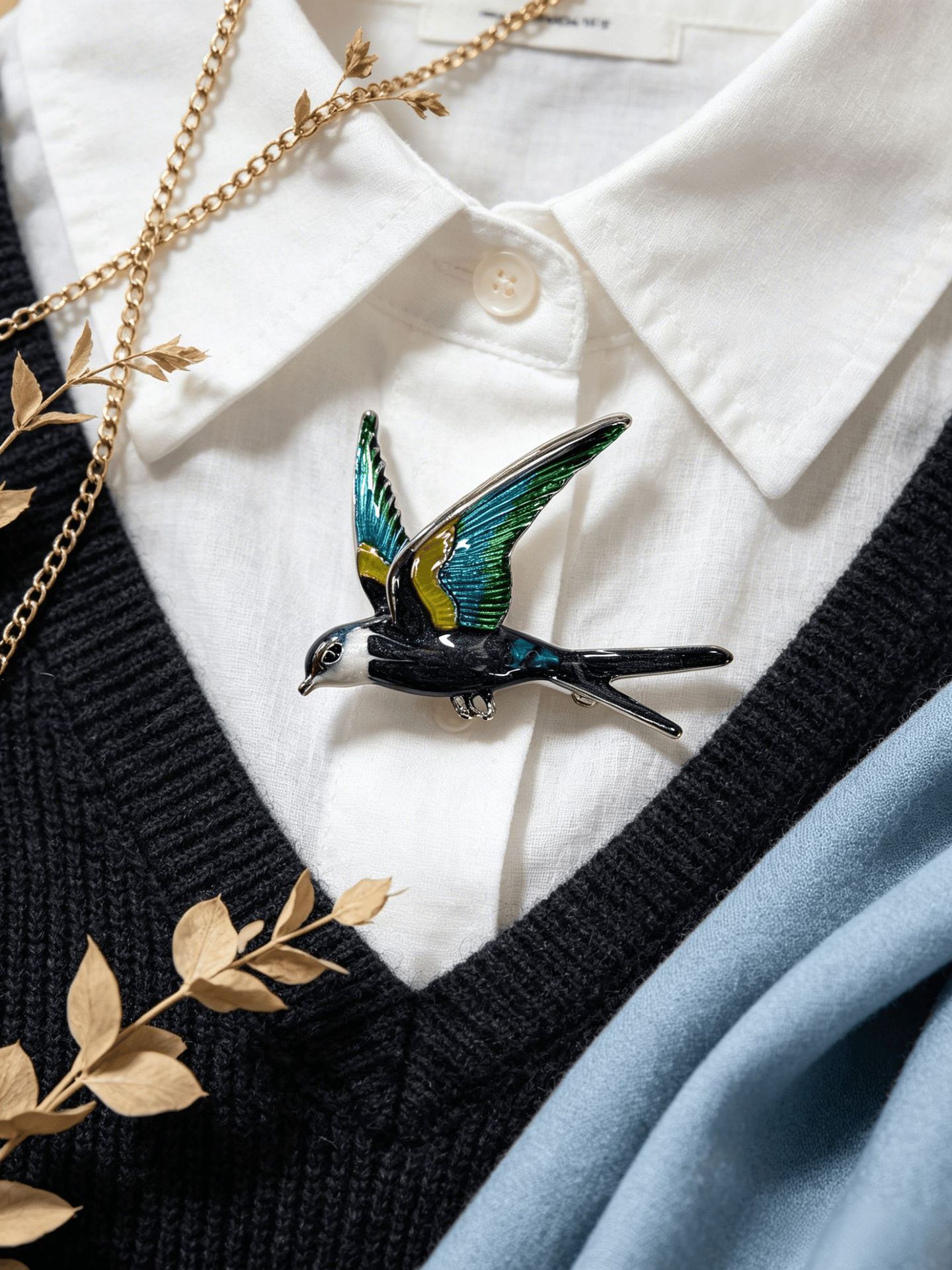 Chinese-Style Retro Enamel Animal Brooch, Elegant and Luxurious Swallow Brooch, Bird Pin, Versatile Clothing Accessory, in Stock