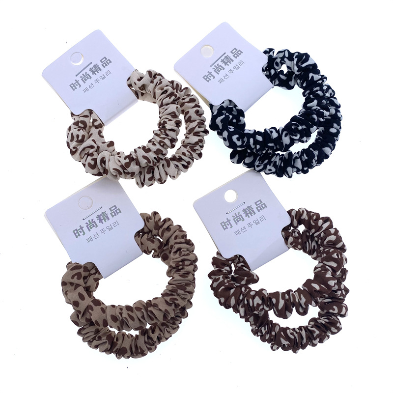 Montado en la tarjeta leche té color amor oso intestino grueso banda de pelo de las mujeres corbata de pelo cabeza cuerda banda de goma dos yuanes tienda de joyería