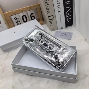 �C܇�����Ƥ�X��Ů�L��������^��ţƤ��ϞƤ�X��һ�w�L�A���ð�