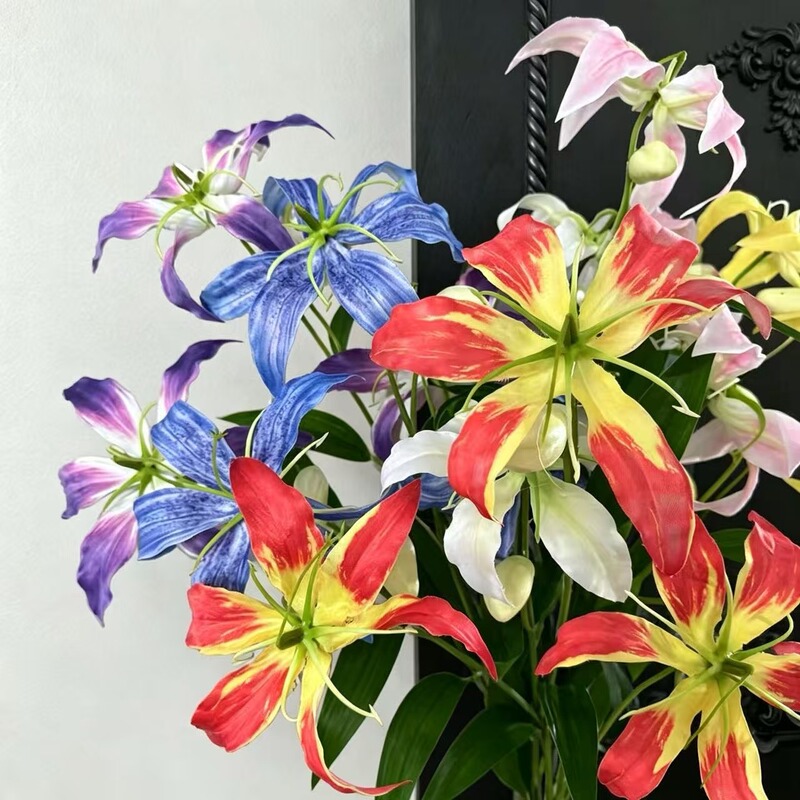 Garland Lily Flame Lily Artificial Flower Wedding Arrangement Flower Arrangement Home Decoration Camera Props Artificial Flower Ornaments