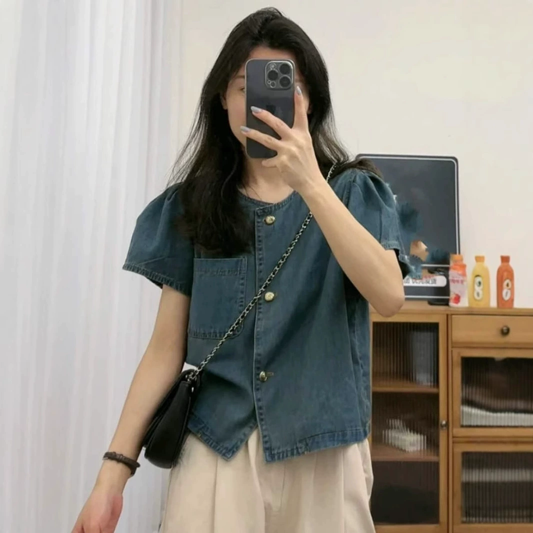 Ретро джинсовая маленькая летающая рубашка с летающими рукавами женская 2025 новая корейская модель