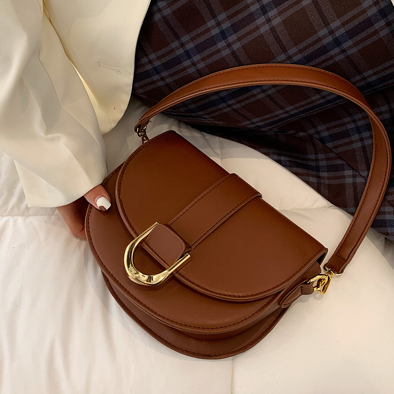 High-end Foreign Style Small Bag Women 2023 New Trendy Fashion All-match Messenger bag net red hot style shoulder saddle bag_voghion.com