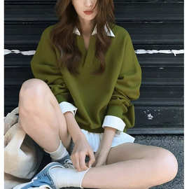 早秋小个子韩系上衣美式复古慵懒chic多巴胺绿色V领假两件卫衣女