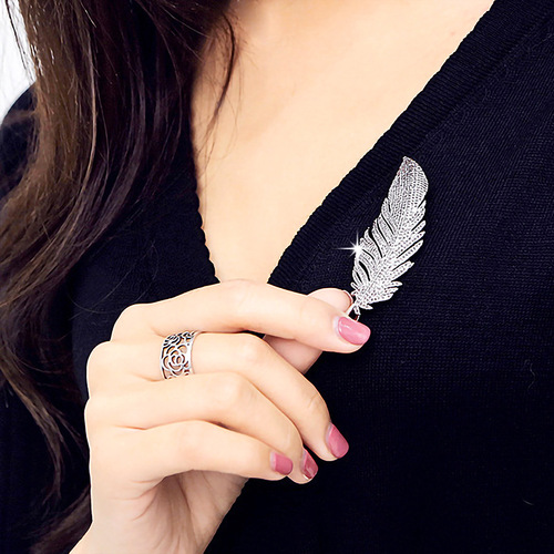  Korean new style temperament zircon corsage women's suit cheongsam pin shawl buckle accessories high-end feather brooch