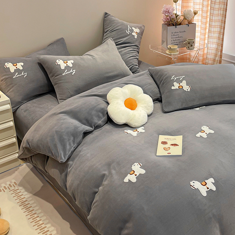 Leche de seda cama de cuatro piezas set2024 nuevo invierno sábanas de seda de tres piezas set ropa de cama de coral veludo