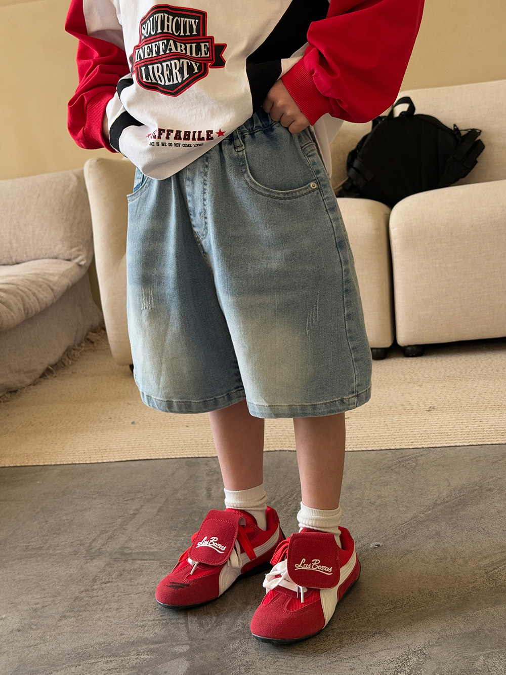 男の子用デニムショートパンツ夏服2025新作韓国版ゆるいカジュアル5分丈パンツ