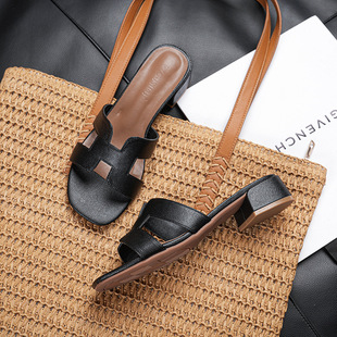 2025 New Summer High-Heeled Sandals for Women, Fashionable Square Heels and Thick Heels for Outdoor Wear, Slippers, Slippers, Internet Celebrities