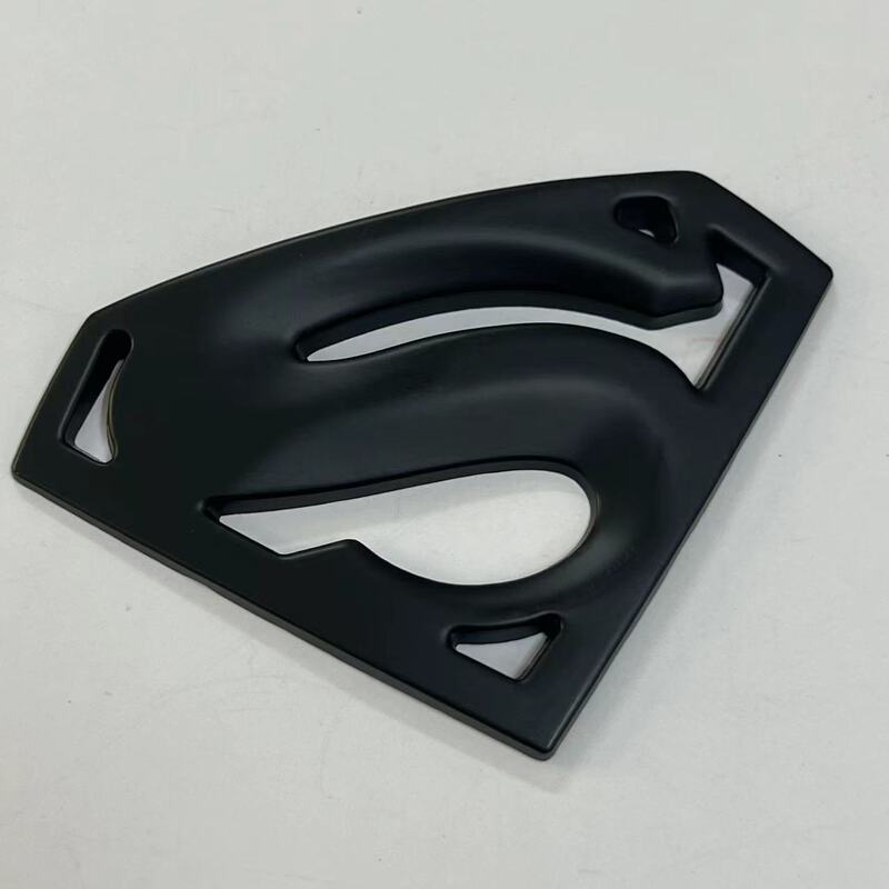個性的な3d立体スーパーマンの金属車は創意的な装飾を貼って、後の標識を改造して標識の車の身を貼ります。|undefined
