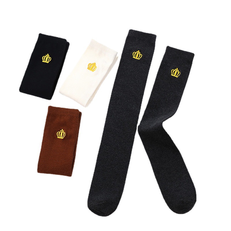 Calcetines altos para niños por encima de la rodilla Medias de algodón para niñas japonesas de primavera y otoño Calcetines de pierna para niños medianos y grandes con bordado de corona de estilo coreano