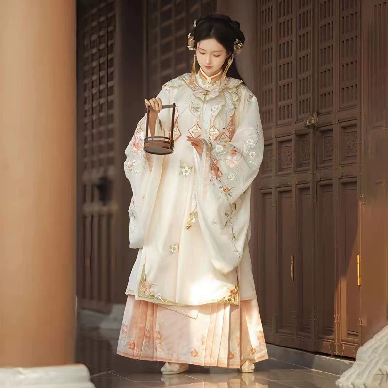 Новый Ming Hanfu Lady Flower Group Cry Оригинальная Hanfu Женская юбка с конским лицом тяжелая вышивка с облачным плечом воротник весной и летом