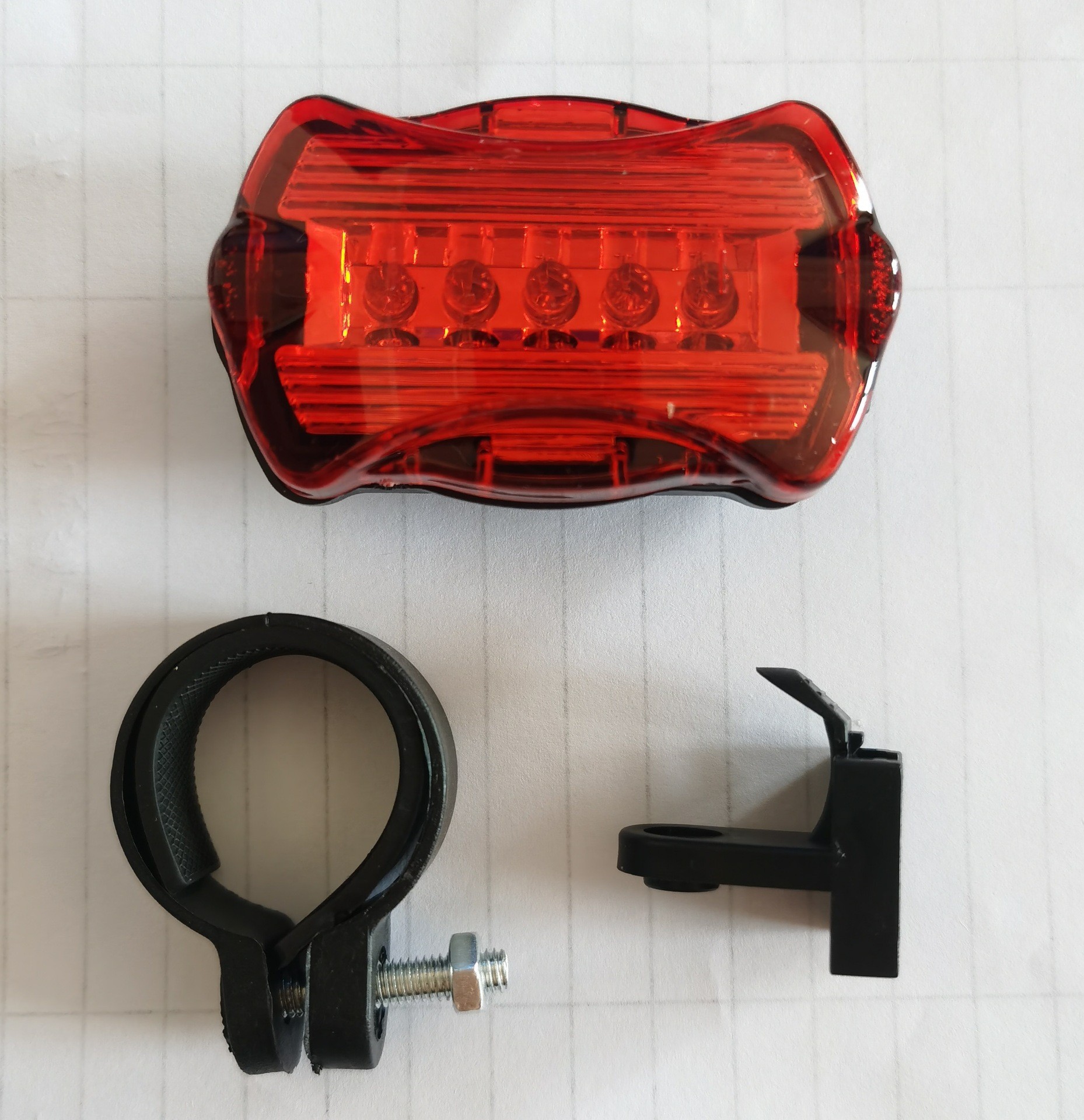 Luz trasera de la bicicleta tipo mariposa batería seca luz LED bicicleta roja luz de advertencia bicicleta de montaña equipo de equitación