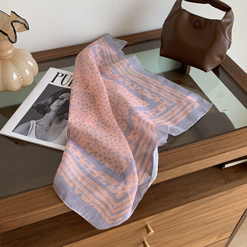 Bufandas de seda para mujeres primavera y verano coreano perezosas bufandas de flores pastorales retro versátiles bufandas cuadradas bufandas de protección solar