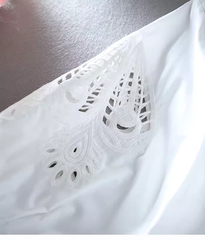 Áo sơ mi nữ cổ chữ V cotton tay lửng thiết kế khoét lỗ thanh lịch — Màu xanh lam nhạt chi tiết 3