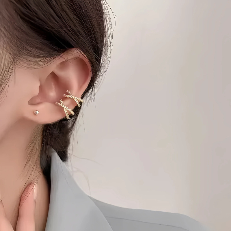 S925 plata esterlina 14K oro diamante cruzado orejas para mujeres lujo ligero alto viento frío sin agujeros de orejas orejas hueso orejas orejas