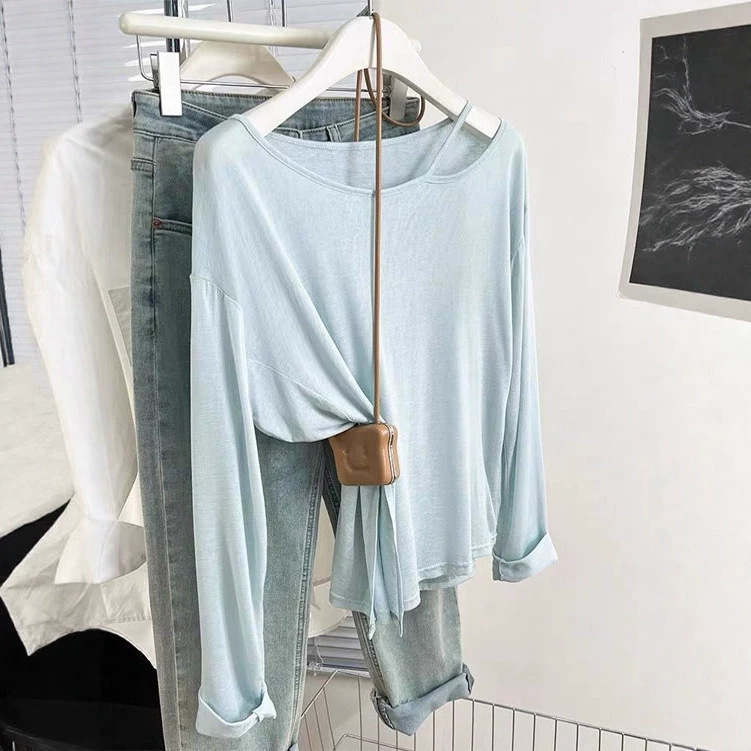 Plus-size women's extra-large size 100kg milky blue base shirt for spring and summer, long-sleeved t-shirt with exposed collarbone and side slit Plus-size women's extra-large size 100kg milky blue base shirt for spring and summer, long-sleeved t-shirt with exposed collarbone and side slit