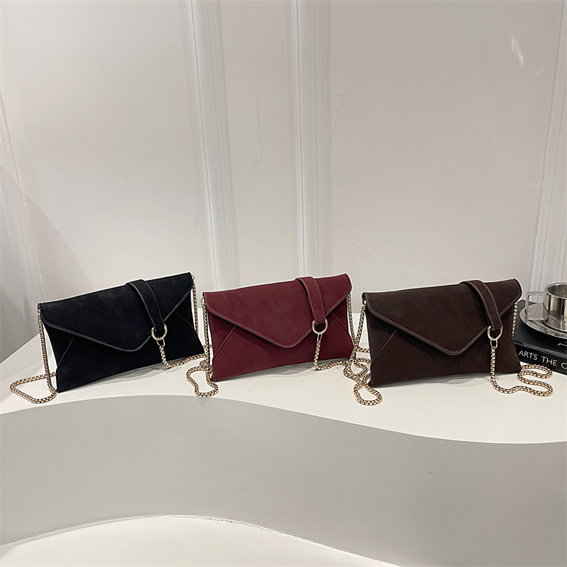Solid Color Chain Women's Bag 2026 Spring New Fashion Stylish Simple Personality Coin Envelope Crossbody Phone Bag