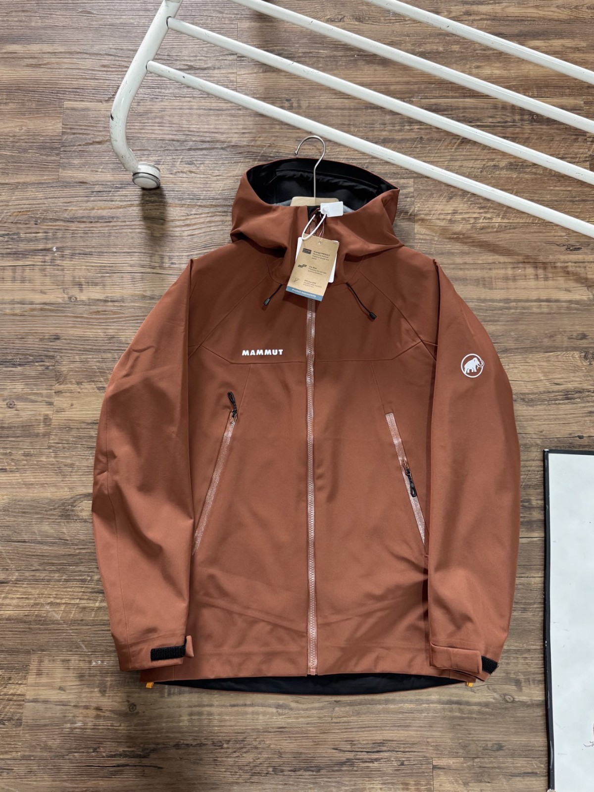 Mamut pareja 3K deportes al aire libre aves a prueba de viento impermeable con capuz de capa suave abrigo de asalto chaqueta