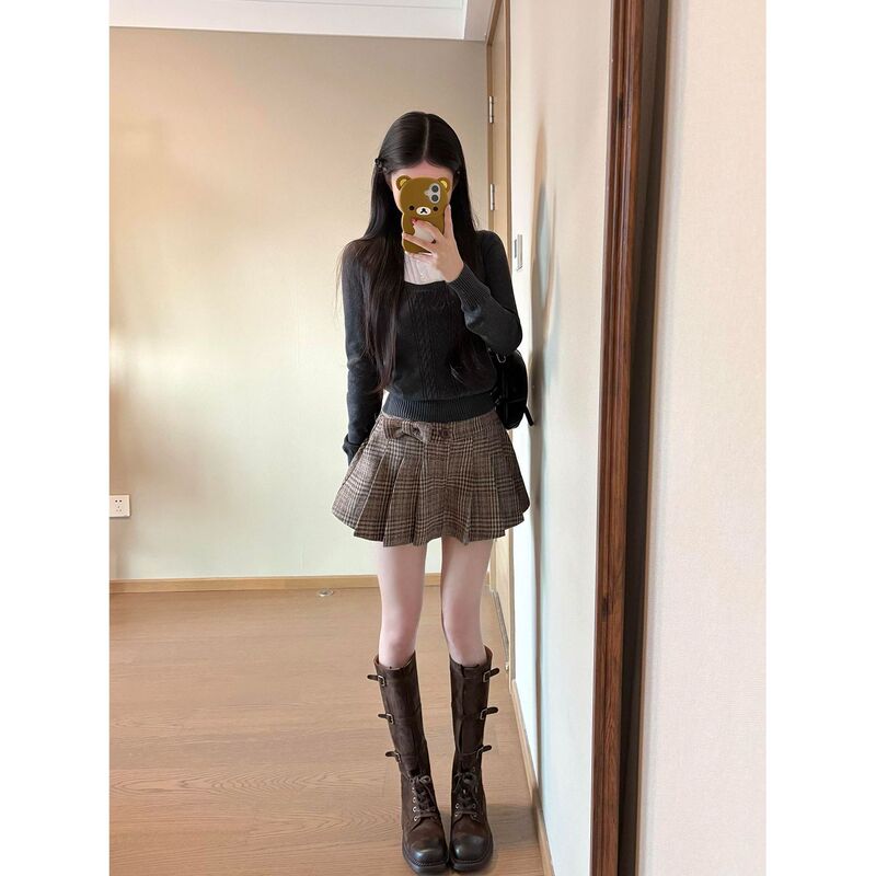 Ready-to-ship urban travel style faux two-piece slim-fit knitted shirt with bow and plaid pleated short skirt set