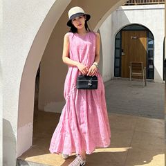 休暇の雰囲気感! ピンクのベストスカートはフランス式で、だらだらしています。