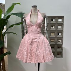 Amazonセレブ風レディースジャカードプリーツVネックレースアップホルターネックふわふわドレス小柄な痩身女性夏