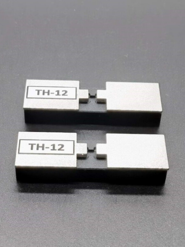 Fiber Optic Clamp Th-12 Is Suitable for Fusion Splicing Machines Fujikura Fsm-30R, Sumitomo T-65, and Furukawa S198 S199