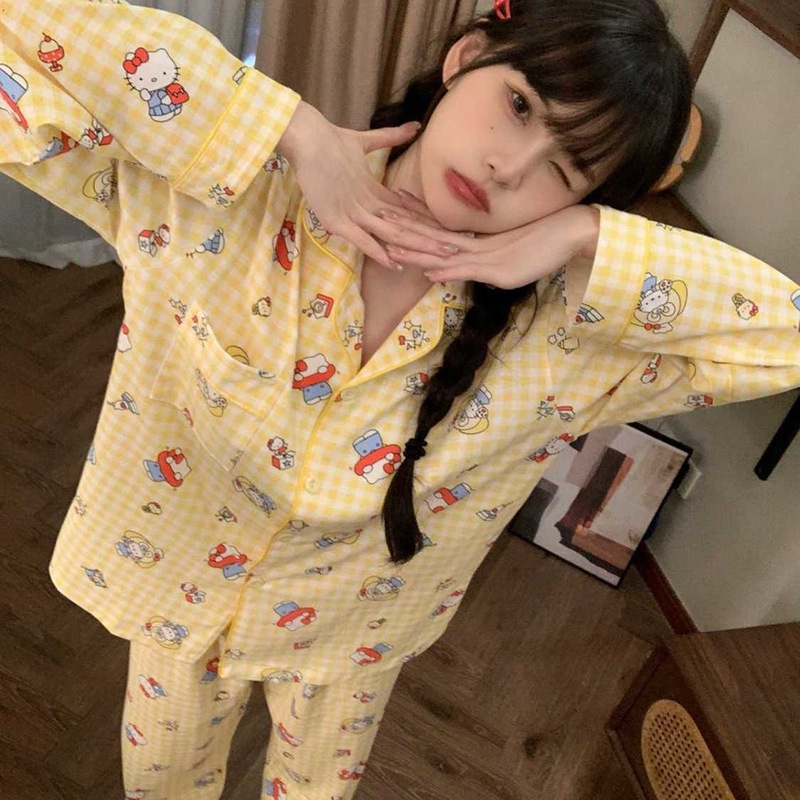 格子のハローキティのパジャマの女性春秋の新型の長袖のズボンの日系の漫画の部屋の服のスーツは外で着ることができます。|undefined